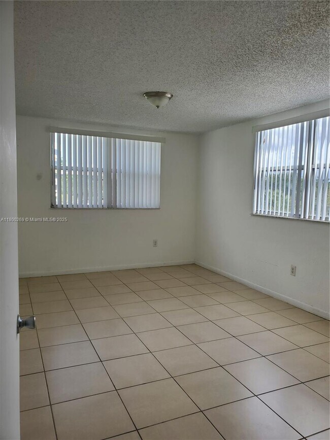 Building Photo - 8235 Lake Dr