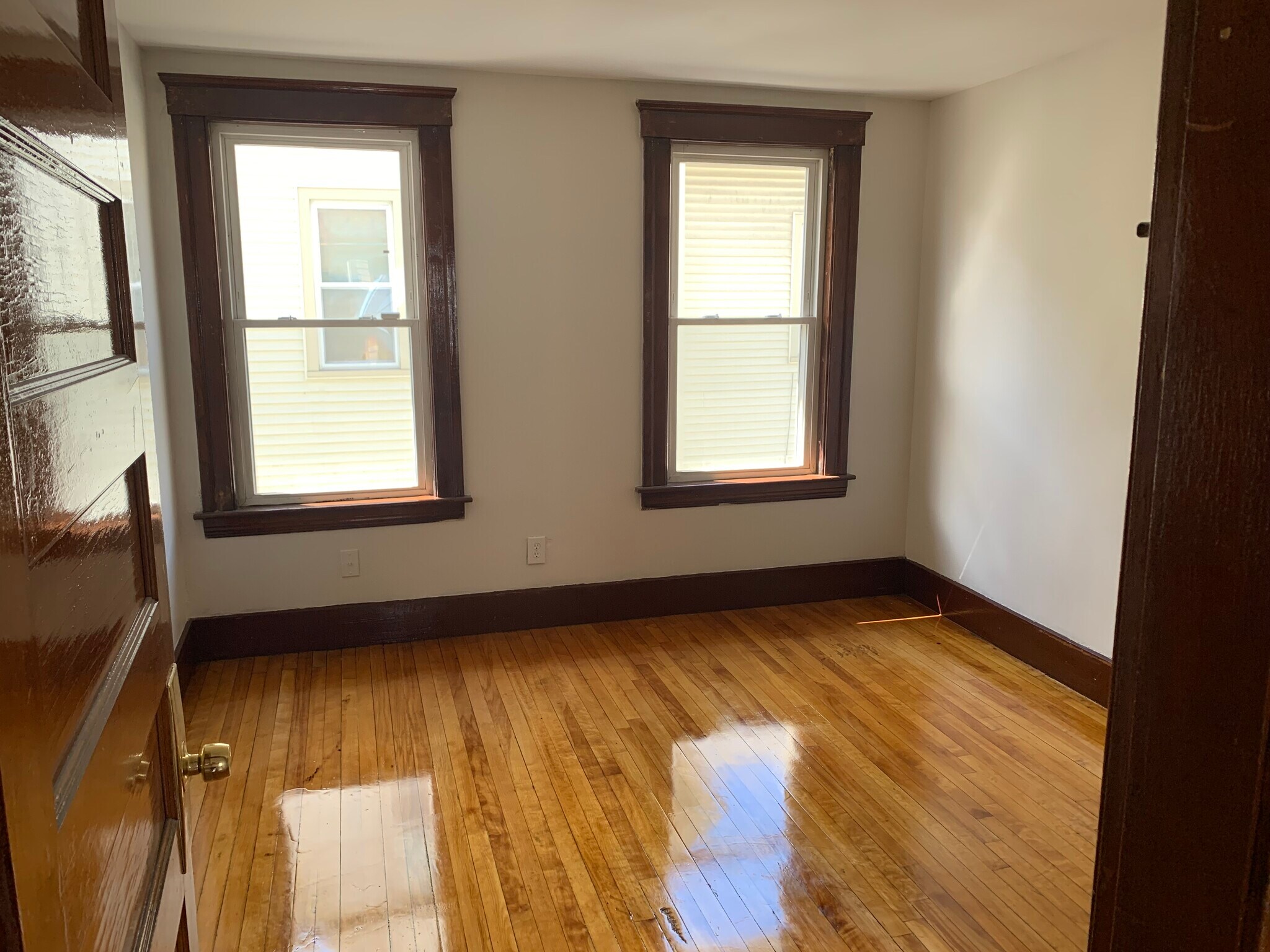 Building Photo - 86A Elm St