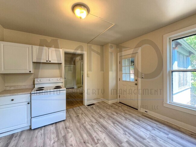 Building Photo - *COMING SOON* Vintage Craftsman In Prime L...