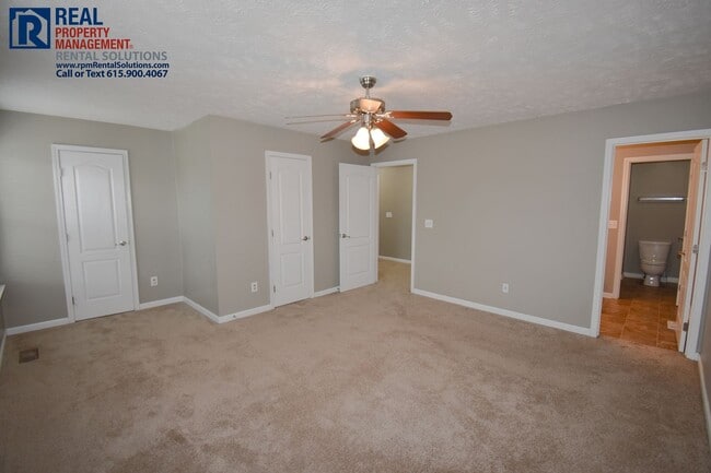 Building Photo - Beautiful 2BR/2.5 BA M'boro end unit townhome!