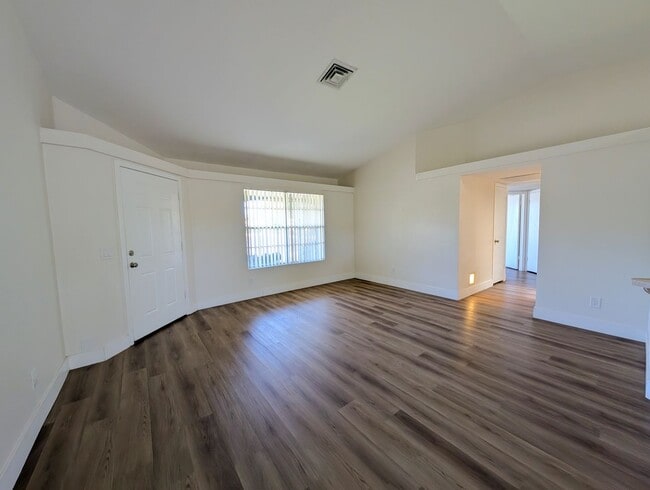 Building Photo - 3 Bedroom Home in the Canyon Run at the Pr...