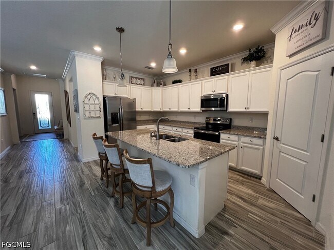 Building Photo - 15556 Pascolo Ln