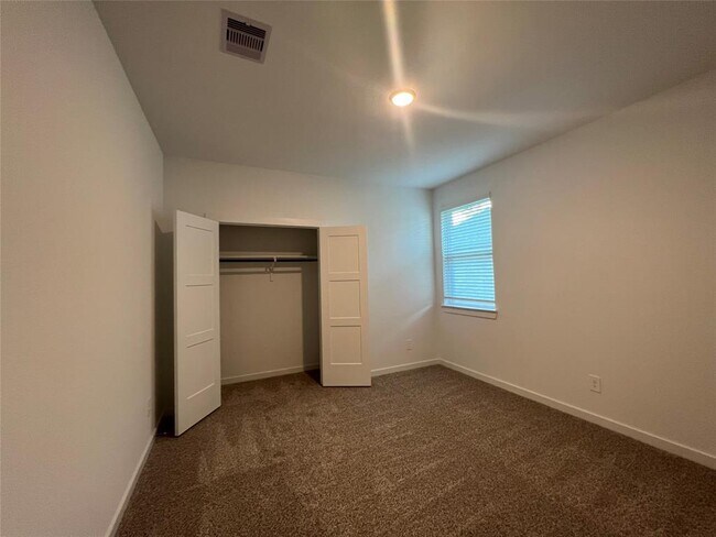 Building Photo - 14162 Primrose Rdg Ln