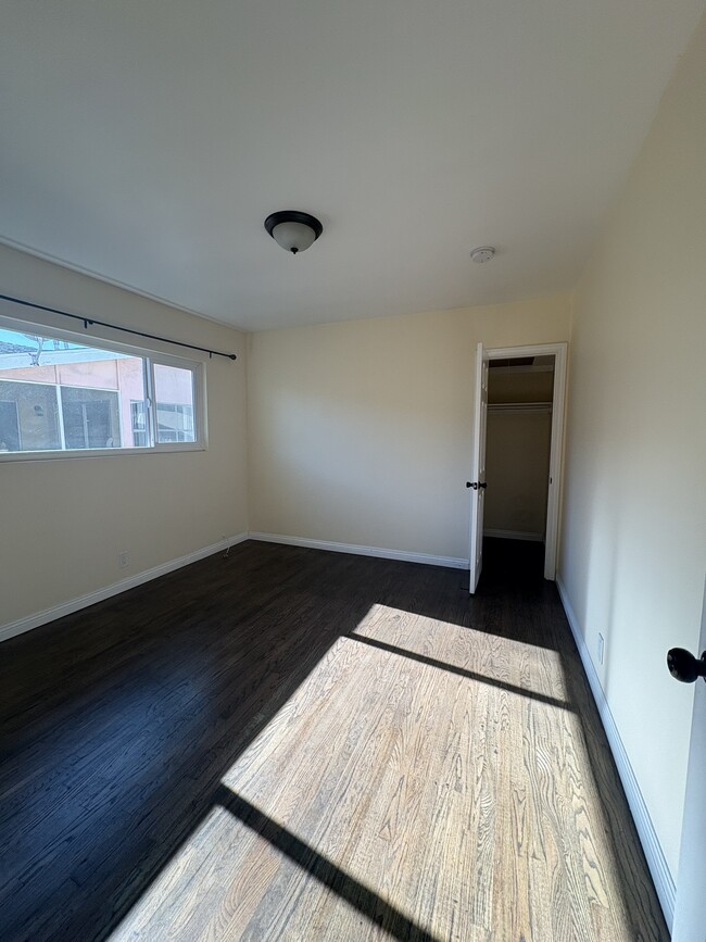 middle bedroom - 12066 Lamanda St