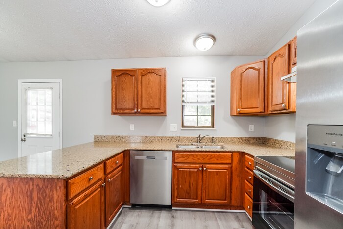 Building Photo - 6840 Centennial Dr