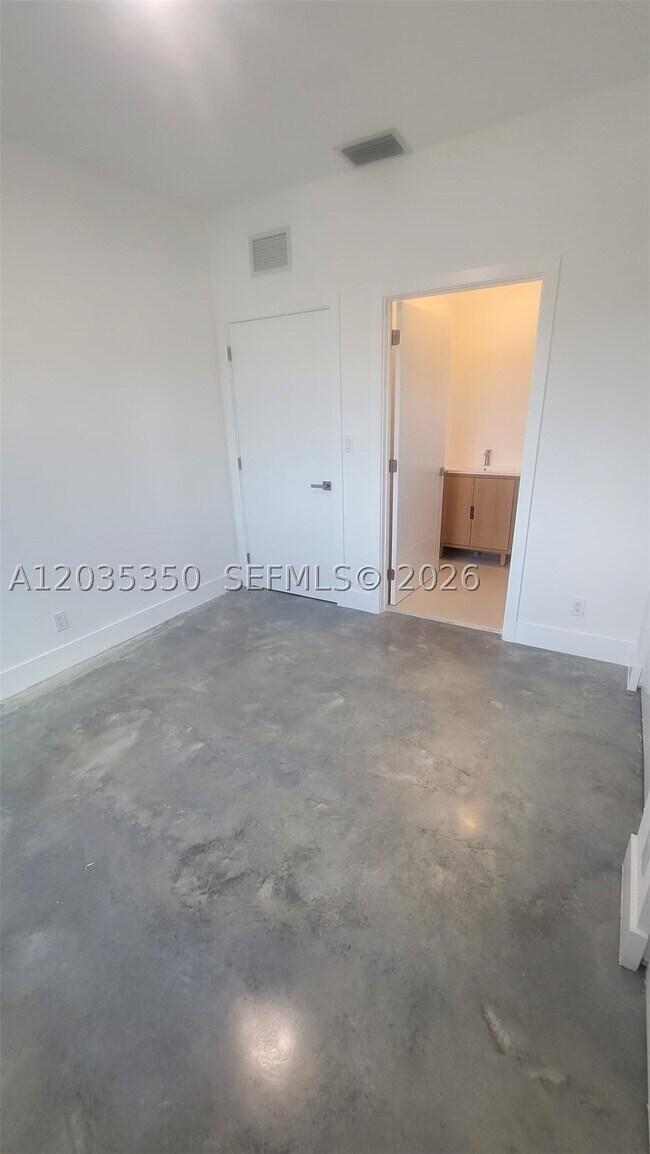 Building Photo - 2146 NW 69th St