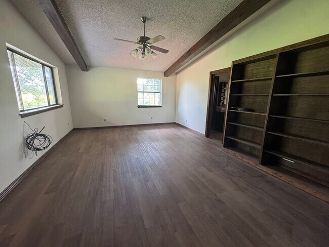 Building Photo - 1417 FM 969