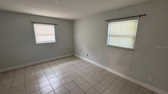 Building Photo - 2920 SE 50th Ct