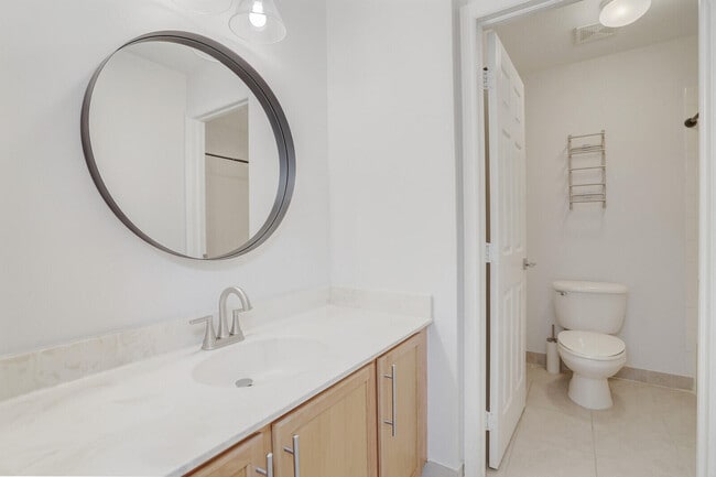 Building Photo - 16207 Sierra Palms Dr