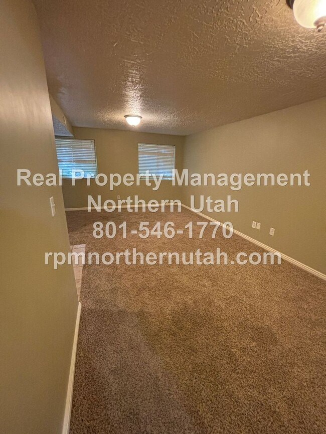 Building Photo - Stunning 4 Bedroom House in Layton Coming ...