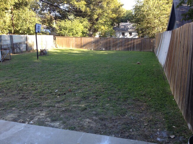 Building Photo - 2406 West Lovers Lane