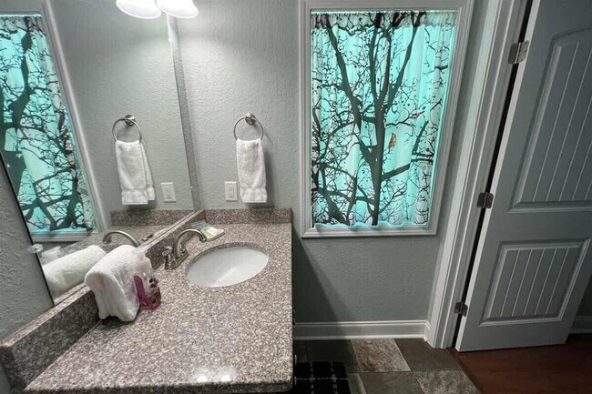 Building Photo - 121 Sawmill Springs Rd