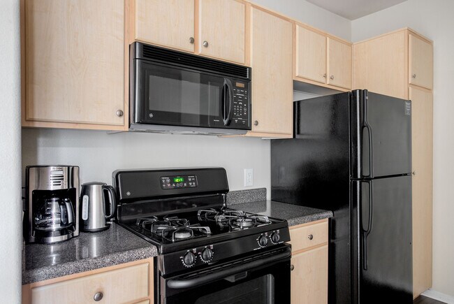 Building Photo - 5535 Westlawn Ave