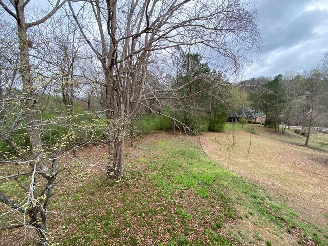 Building Photo - 221 Ridgewood Dr