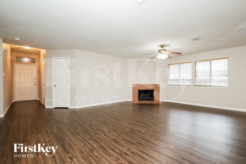 Building Photo - 237 Val Verde Dr