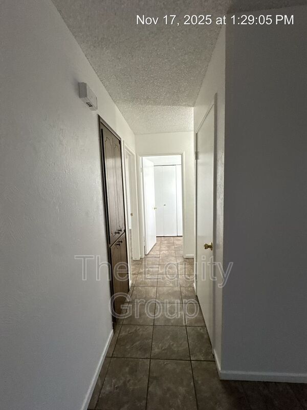 Building Photo - 2736 S Sallee St