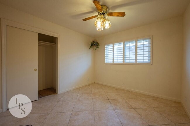 Building Photo - Fresno South East Home, 3BR/1BA, Built 195...