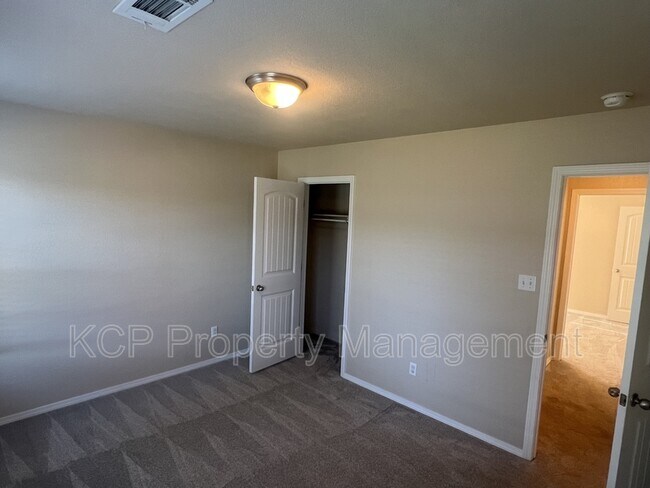 Building Photo - 615 Torrington Wy.