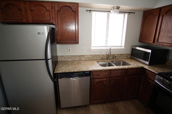 Building Photo - 3114 Isla Marino St