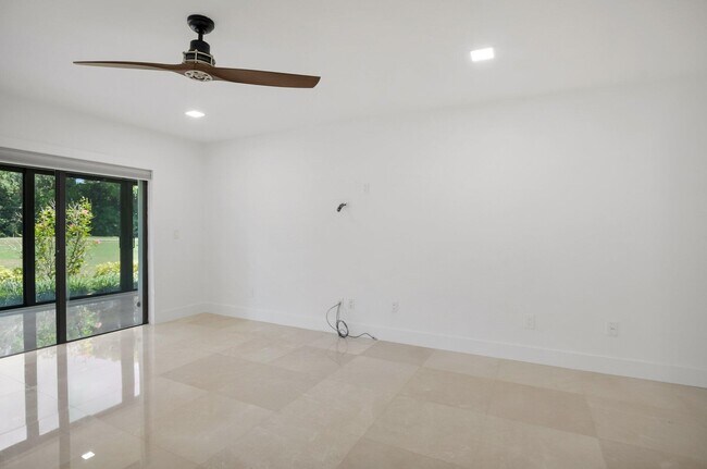Building Photo - 21922 Cypress Dr