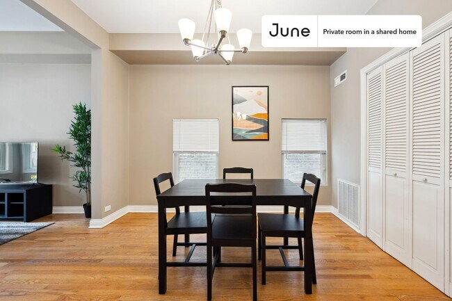 Building Photo - Private bedroom in 3 bed/1 bath Home