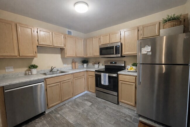 Building Photo - 200 N Dearborn St