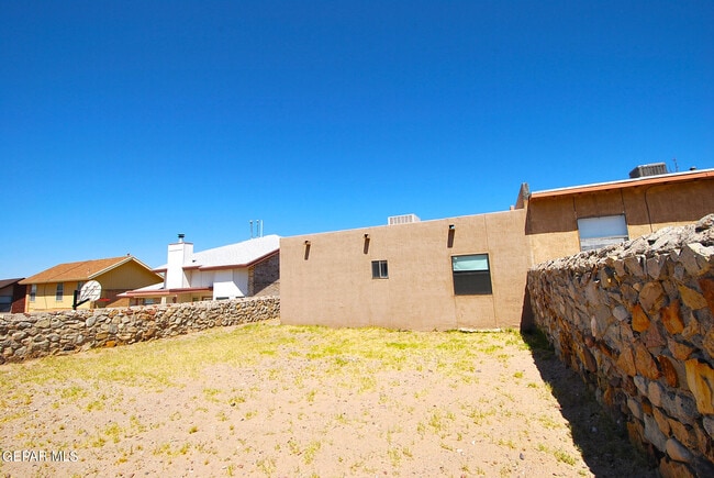 Building Photo - 216 Cutlass Dr