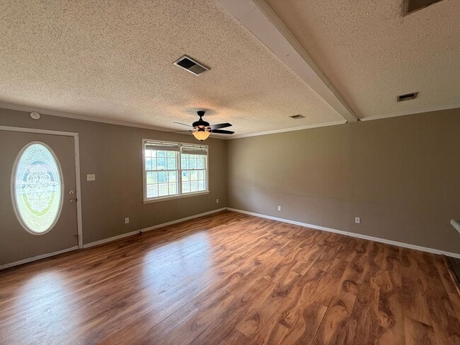Building Photo - Guntersville, AL Home for Rent!