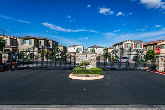 Building Photo - Beautiful 4 Bedroom Home In A Gated Skye Canyon Community