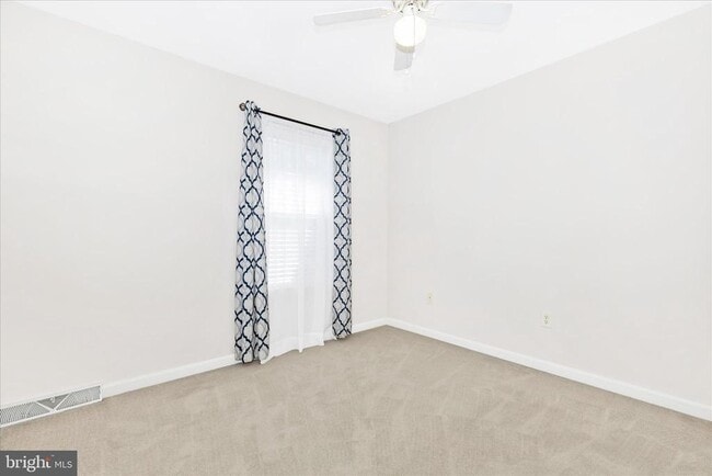 Building Photo - 5621 Queen Anne Ct