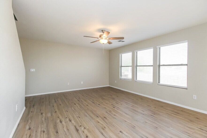 Building Photo - 3478 S Chaparral Rd