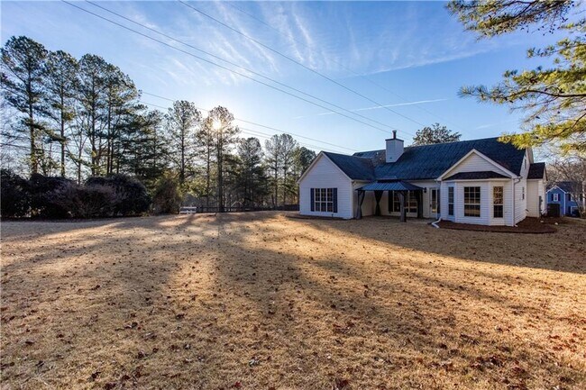 Building Photo - 4100 Chanticleer Dr NW