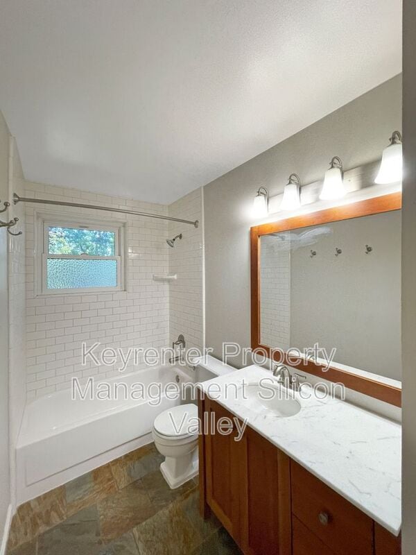 Building Photo - 958 Cherry Ave