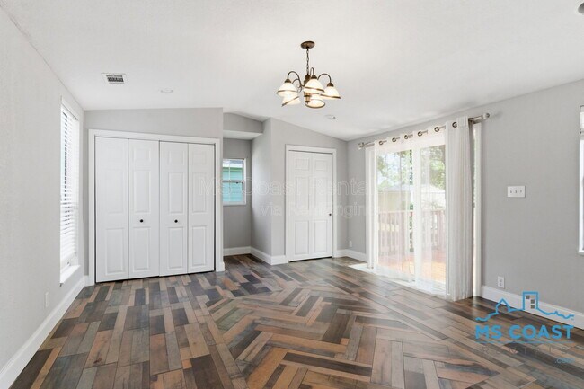 Building Photo - 4319 Lewis St