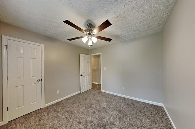 Building Photo - 77 Breckenridge Dr