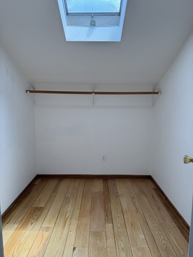 Building Photo - 148 W Magna Vista Ave