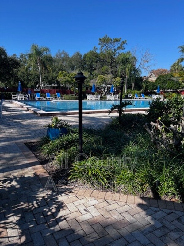 Building Photo - 1007 S Pointe Alexis Dr