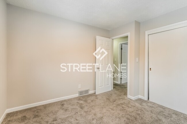 Building Photo - Charming 3 Bedroom in Columbus!