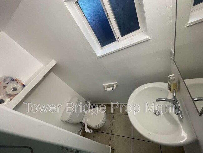 Building Photo - 474 Harding Ave