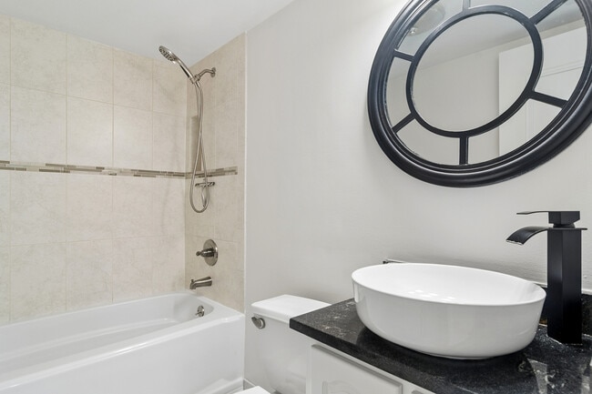 Building Photo - 4704 Euclid Ave