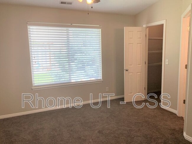 Building Photo - 9639 S Villa Springs Cove