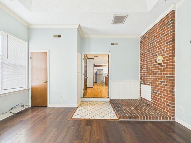Building Photo - 124 Henrico St