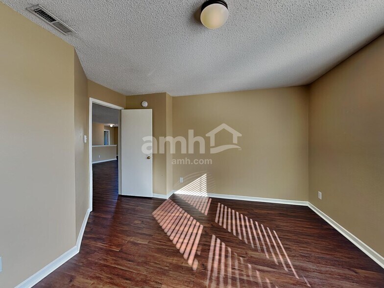 Building Photo - 1968 Prairie Sky Ln