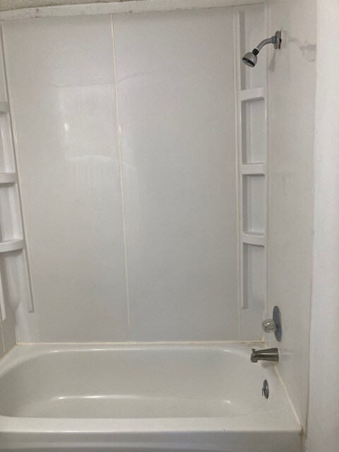 Building Photo - 819 W 26th St