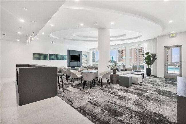 Building Photo - 301 QUAY Cmn