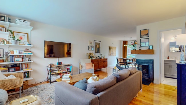 Building Photo - Beautiful 2 Bedroom Multi Level Condo