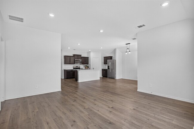 Building Photo - 149 Boxwood Dr