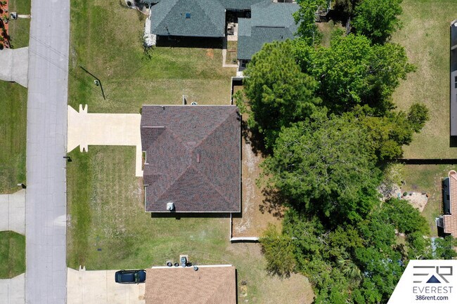 Building Photo - 9 Prince Kaarel Ln