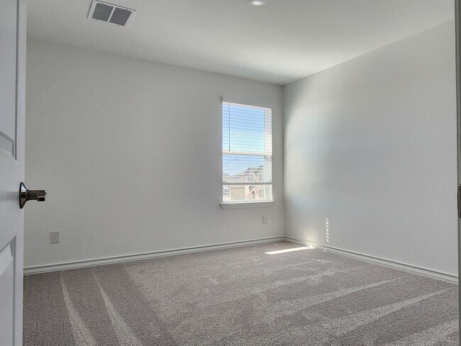 Building Photo - 202 Doodle Ln