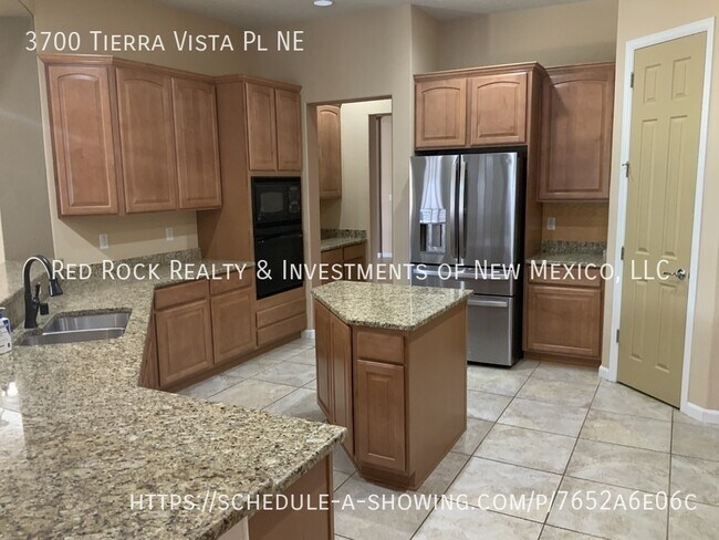Building Photo - 3700 Tierra Vista Pl NE